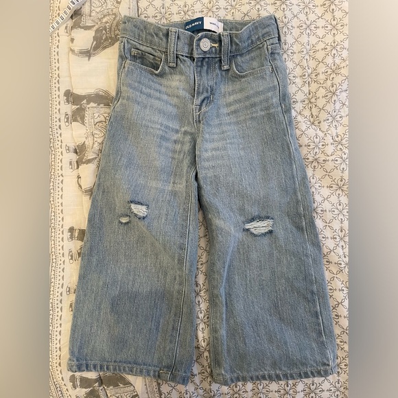 Old Navy Other - Old Navy Toddler Girl Wide Leg Destructed Jeans 3T